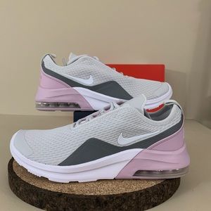 NIKE AIR MAX MOTION 2 Womens 7